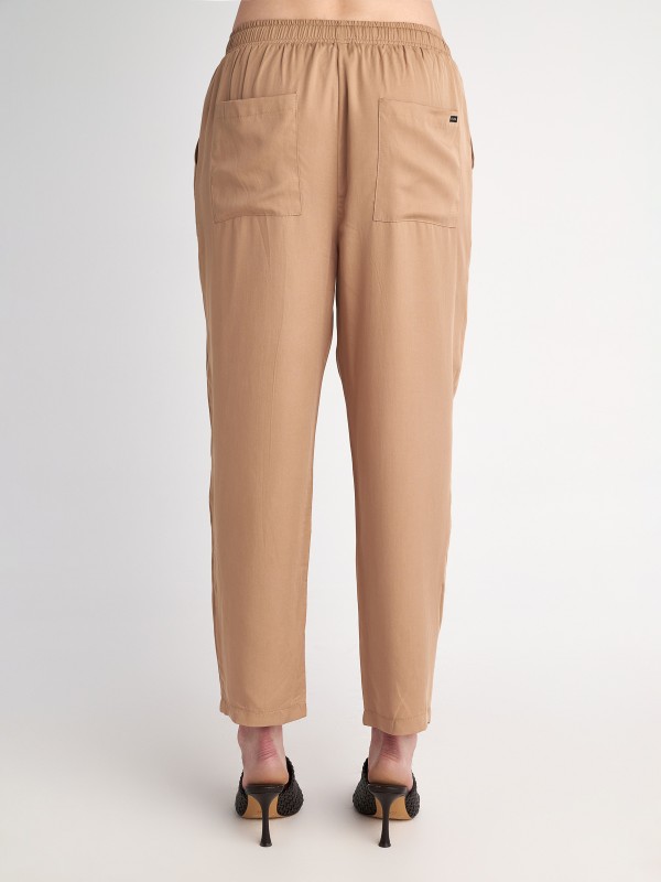 Jule Pant 