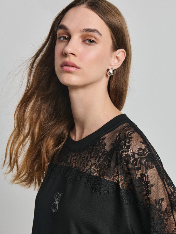 Ellie Woman T-shirt
