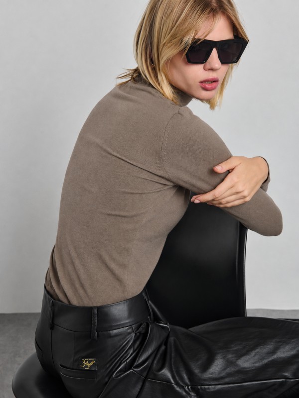 Harmony Woman Knit Turtleneck