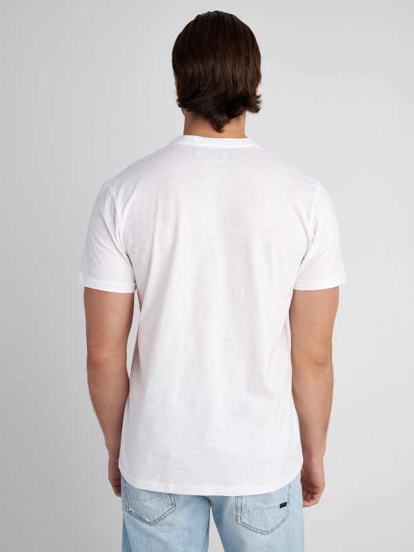 Man T-Shirt Leo