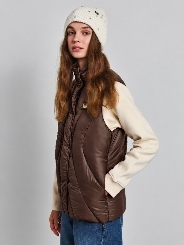 Jilly Woman Sleeveless Jacket