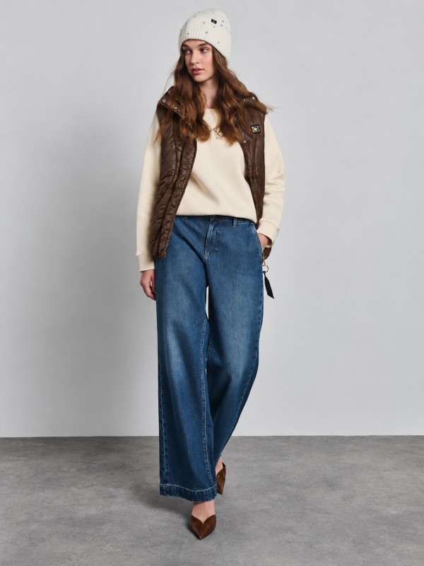 Jilly Woman Sleeveless Jacket